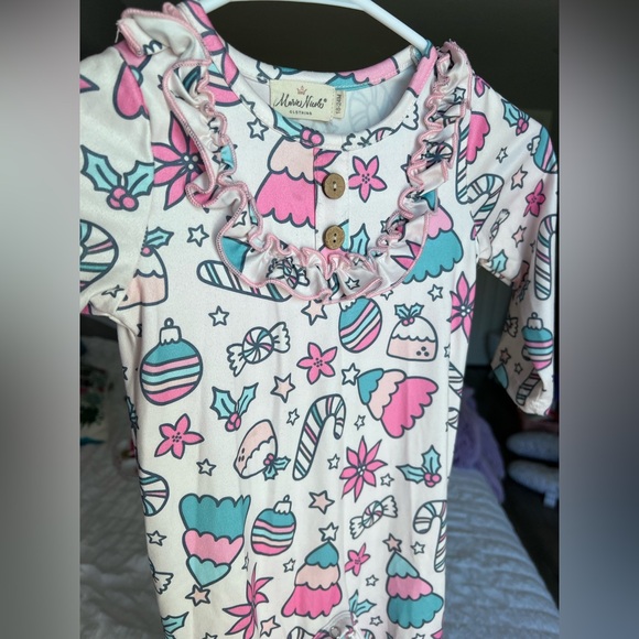 Marie Nicole Holiday Long Sleeved Jumpsuit Romper Size 18-24M GUC - Picture 5 of 10